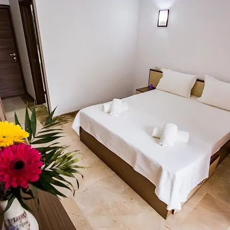 Πανσιόν Casa Delia 3*